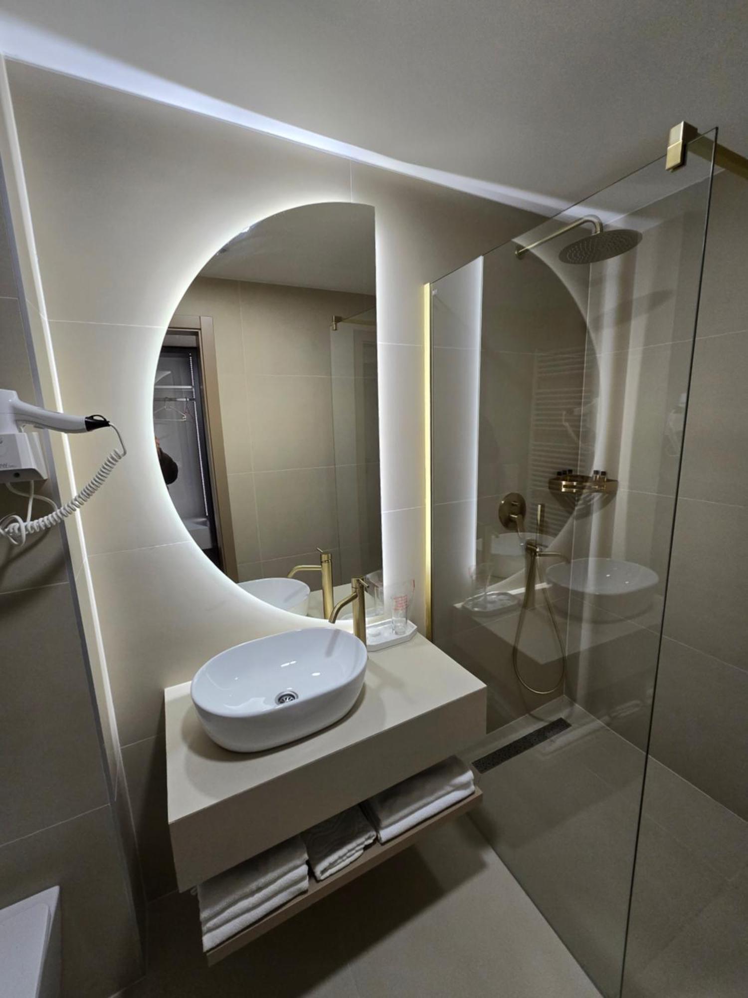 Hotel In Zepce Eksteriør billede
